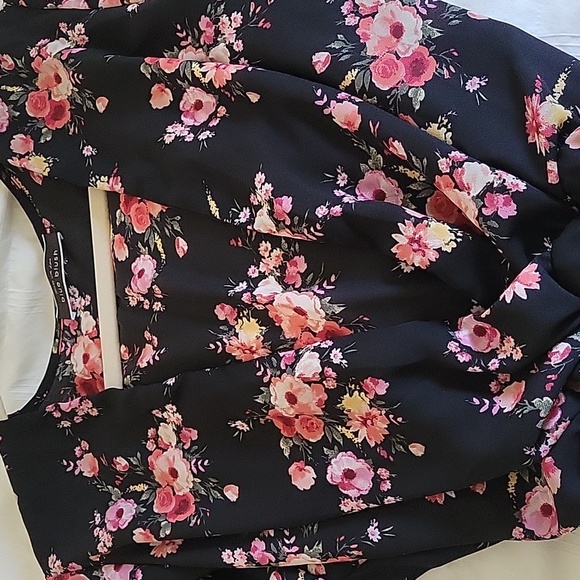 Floral romper - Picture 3 of 3